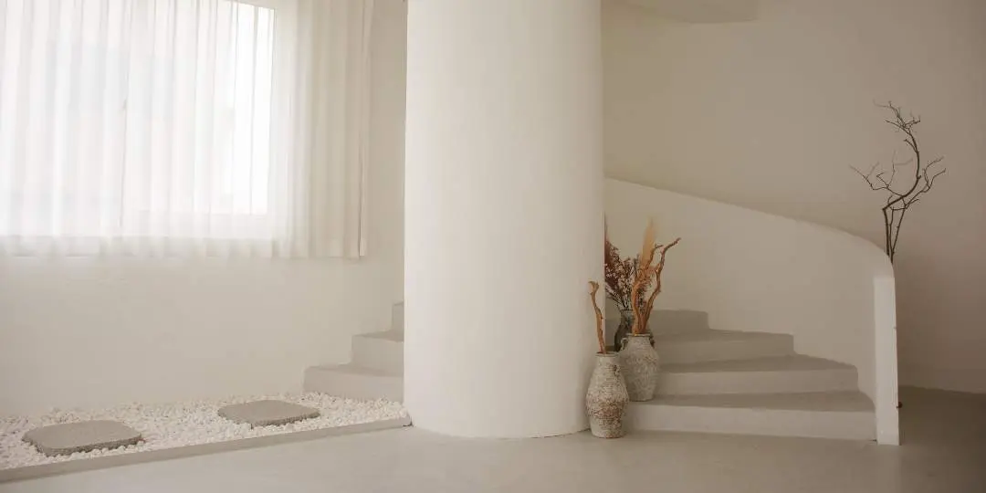 quiet-luxury-luxar
